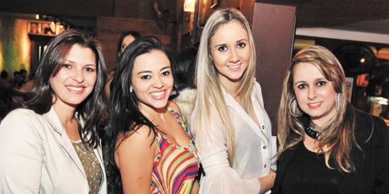 Kátia Cristina, Cíntia Lima, Marianna Chiarelo e Elisangela Lanza em point da cidade